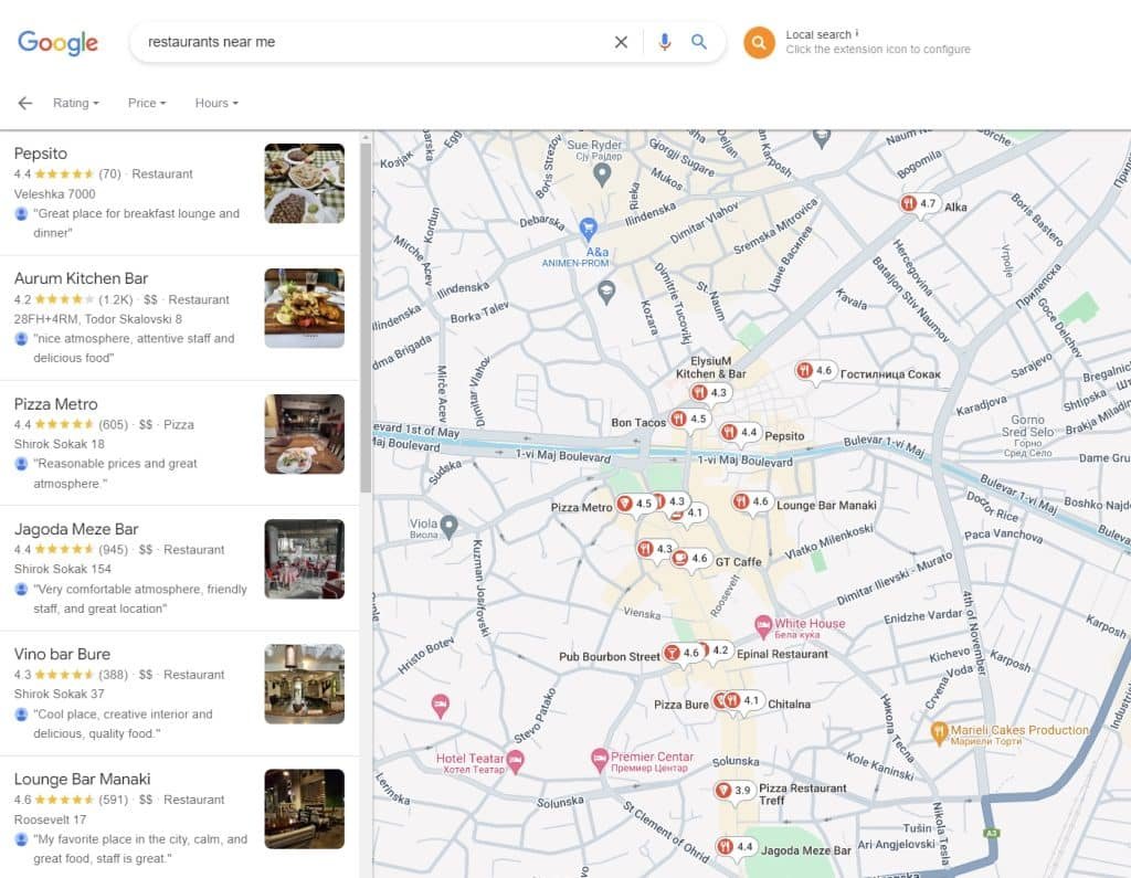 Le 'Pack Local' de Google présentant des listes de restaurants et leurs notes, avec leur emplacement sur la carte pour les recherches locales.