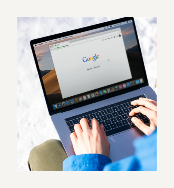 Équipe NUNC Digital travaillant sur l'optimisation SEO